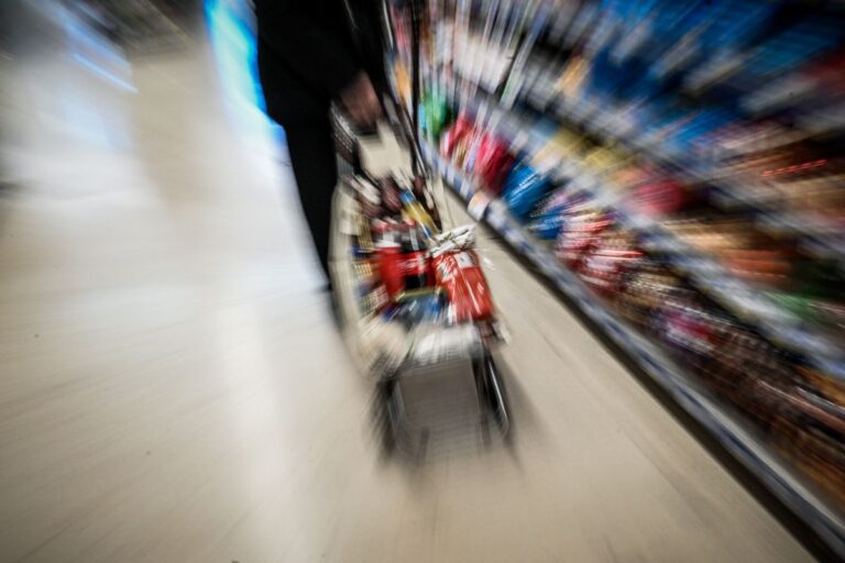 Πιο φθηνά 1.740 βασικά αγαθά και σχολικά είδη έως τις 31 Δεκεμβρίου