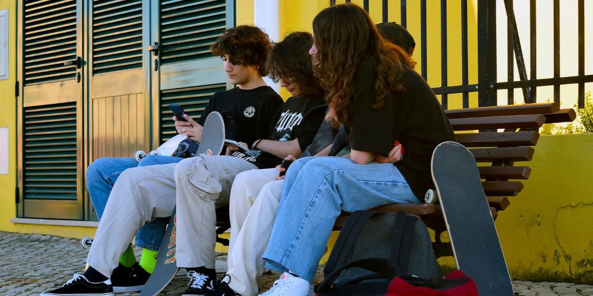 οι μητέρες με έφηβα παιδιά είναι οι λιγότερο ευτυχισμένες
