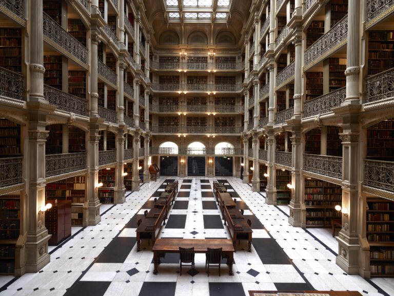 Η εντυπωσιακή George Peabody Library